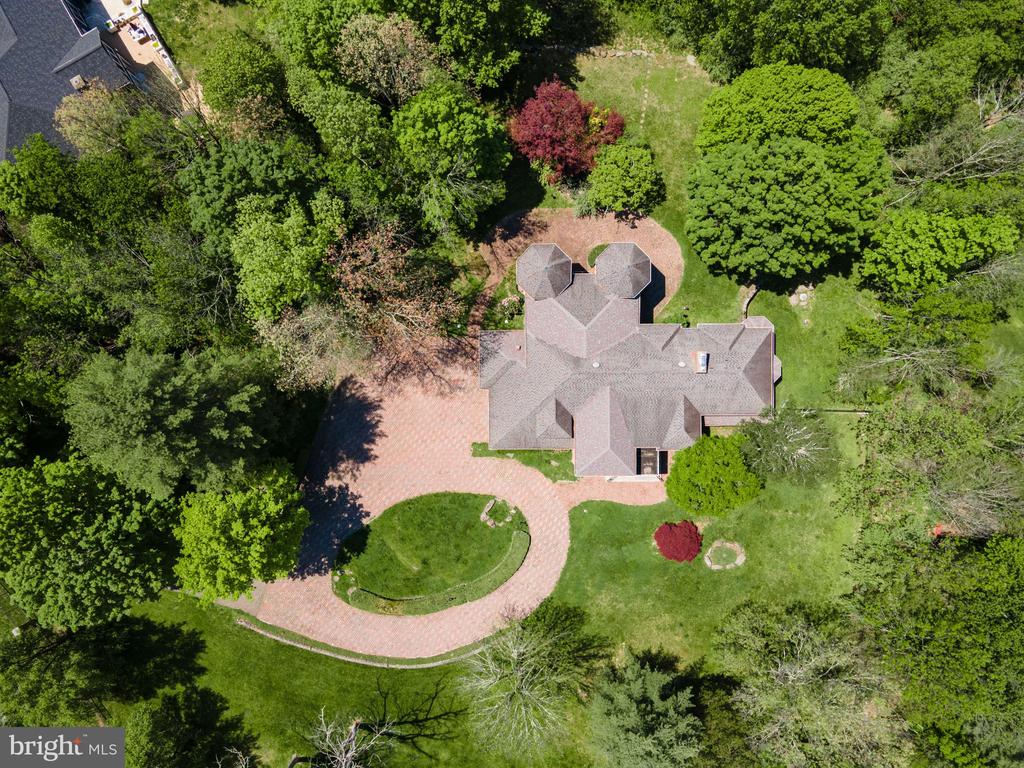 441 HIDDEN LAKE DRIVE