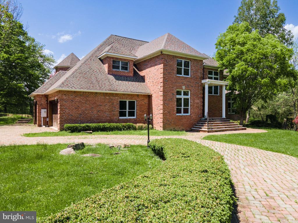 441 HIDDEN LAKE DRIVE