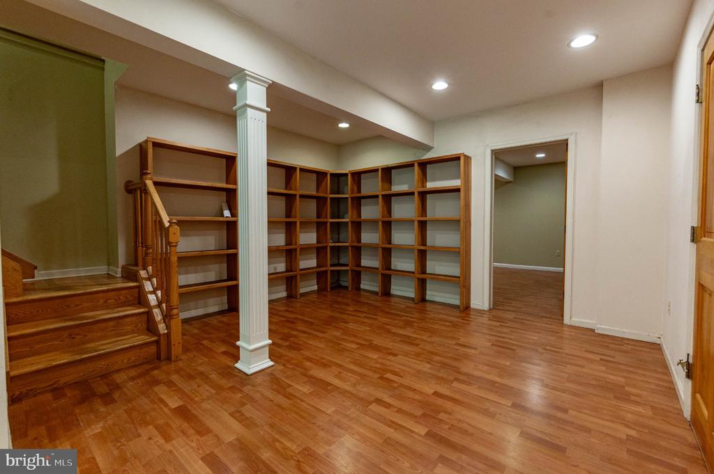 441 HIDDEN LAKE DRIVE
