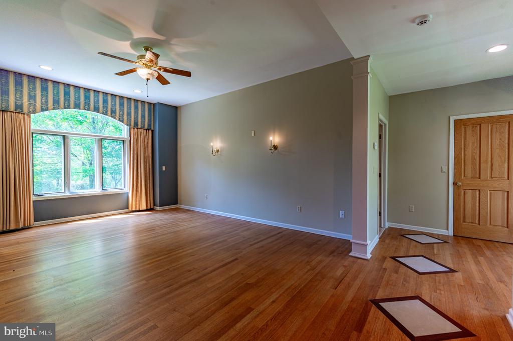 441 HIDDEN LAKE DRIVE