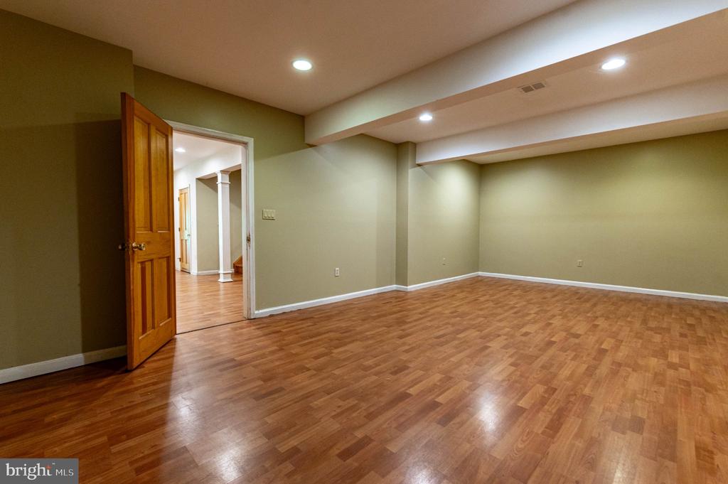 441 HIDDEN LAKE DRIVE