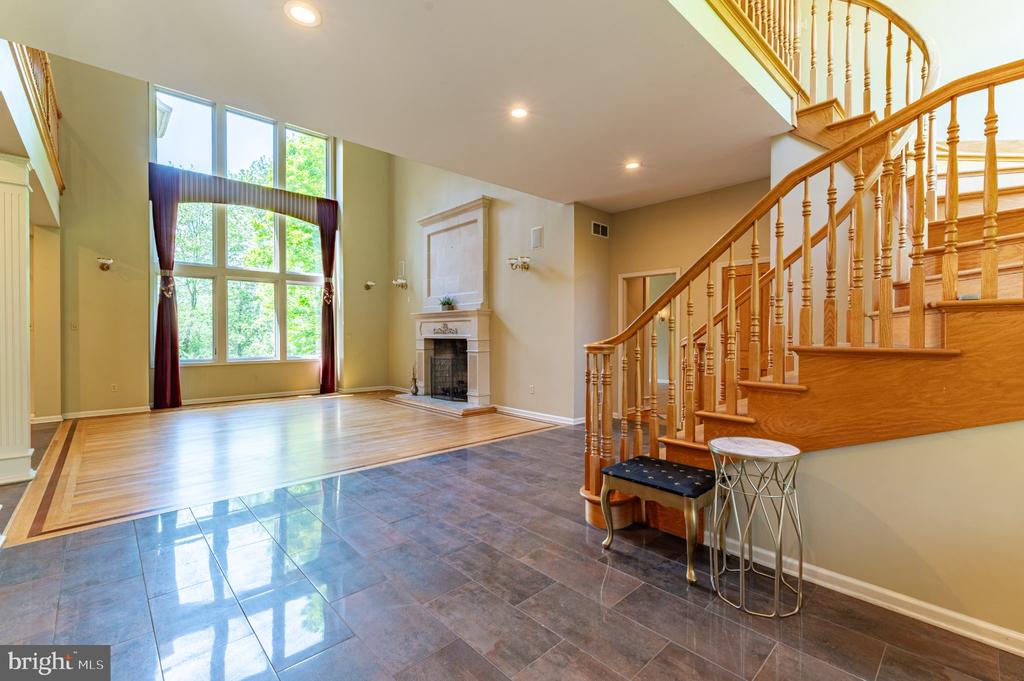 441 HIDDEN LAKE DRIVE