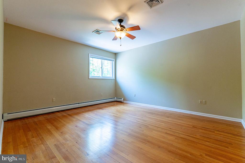 441 HIDDEN LAKE DRIVE