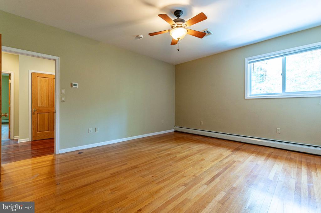 441 HIDDEN LAKE DRIVE