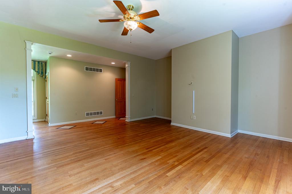 441 HIDDEN LAKE DRIVE