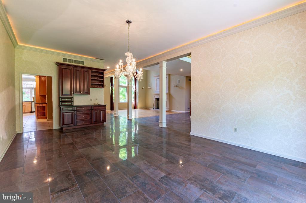 441 HIDDEN LAKE DRIVE