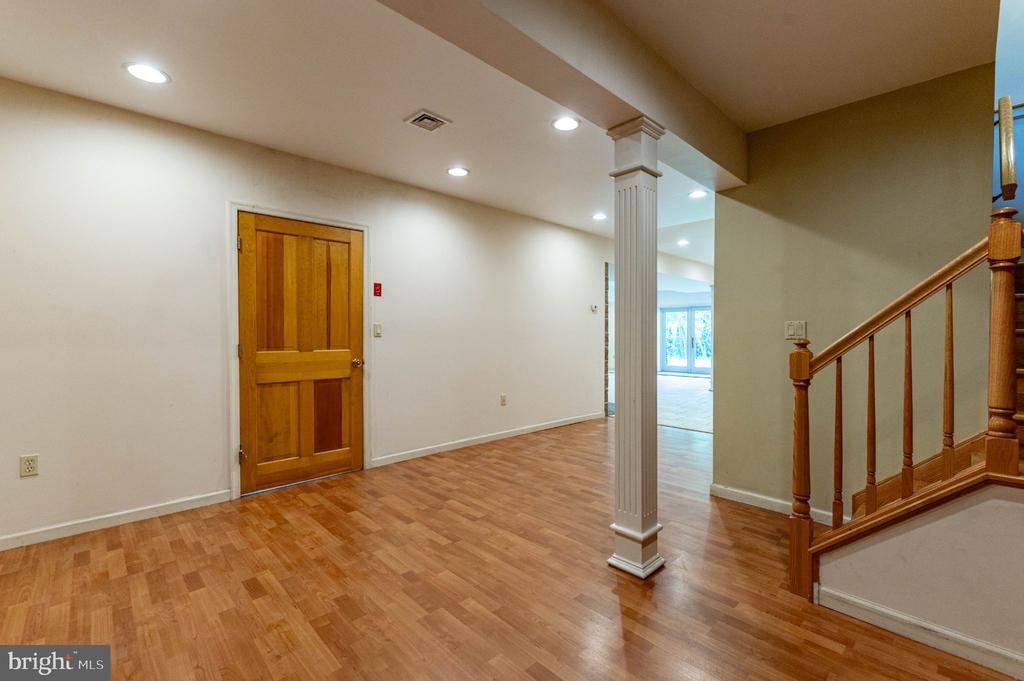 441 HIDDEN LAKE DRIVE