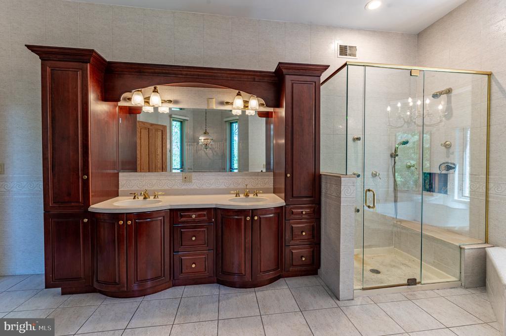 441 HIDDEN LAKE DRIVE