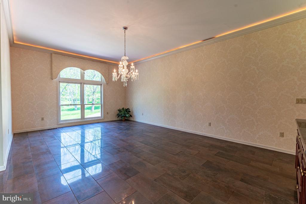 441 HIDDEN LAKE DRIVE