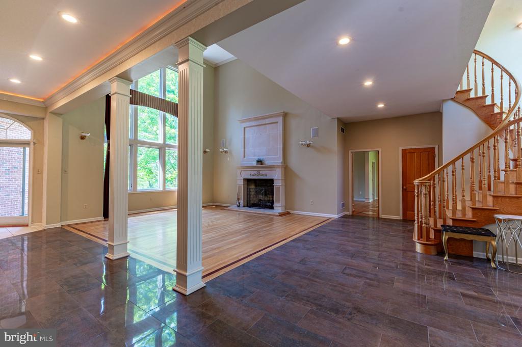 441 HIDDEN LAKE DRIVE