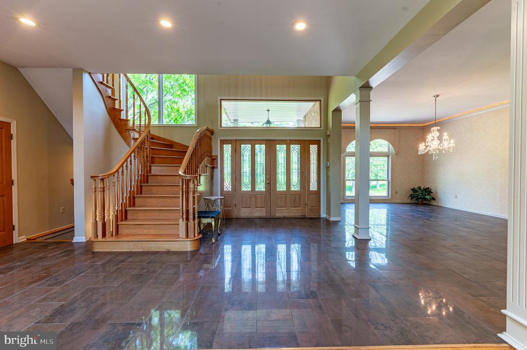 441 HIDDEN LAKE DRIVE