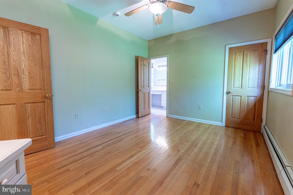 441 HIDDEN LAKE DRIVE