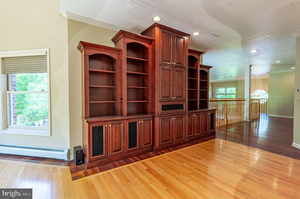 441 HIDDEN LAKE DRIVE