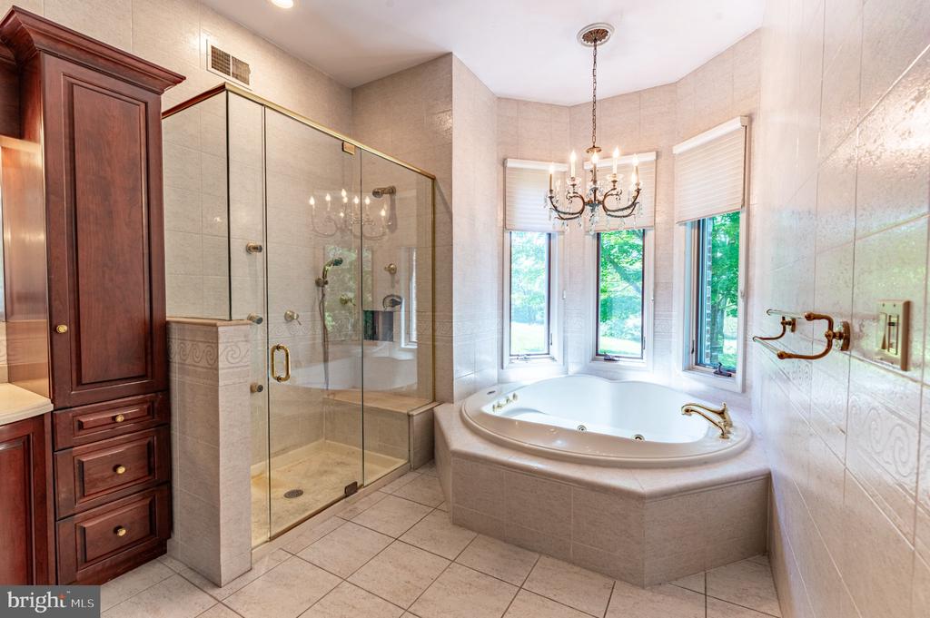 441 HIDDEN LAKE DRIVE