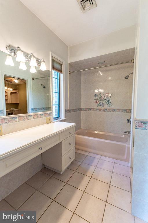 441 HIDDEN LAKE DRIVE