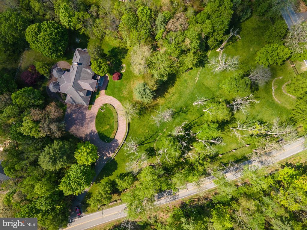 441 HIDDEN LAKE DRIVE
