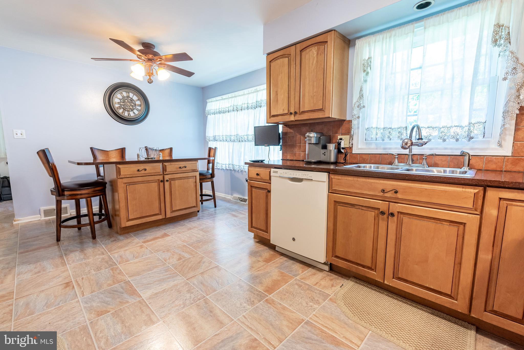 369 WEDGEWOOD DRIVE