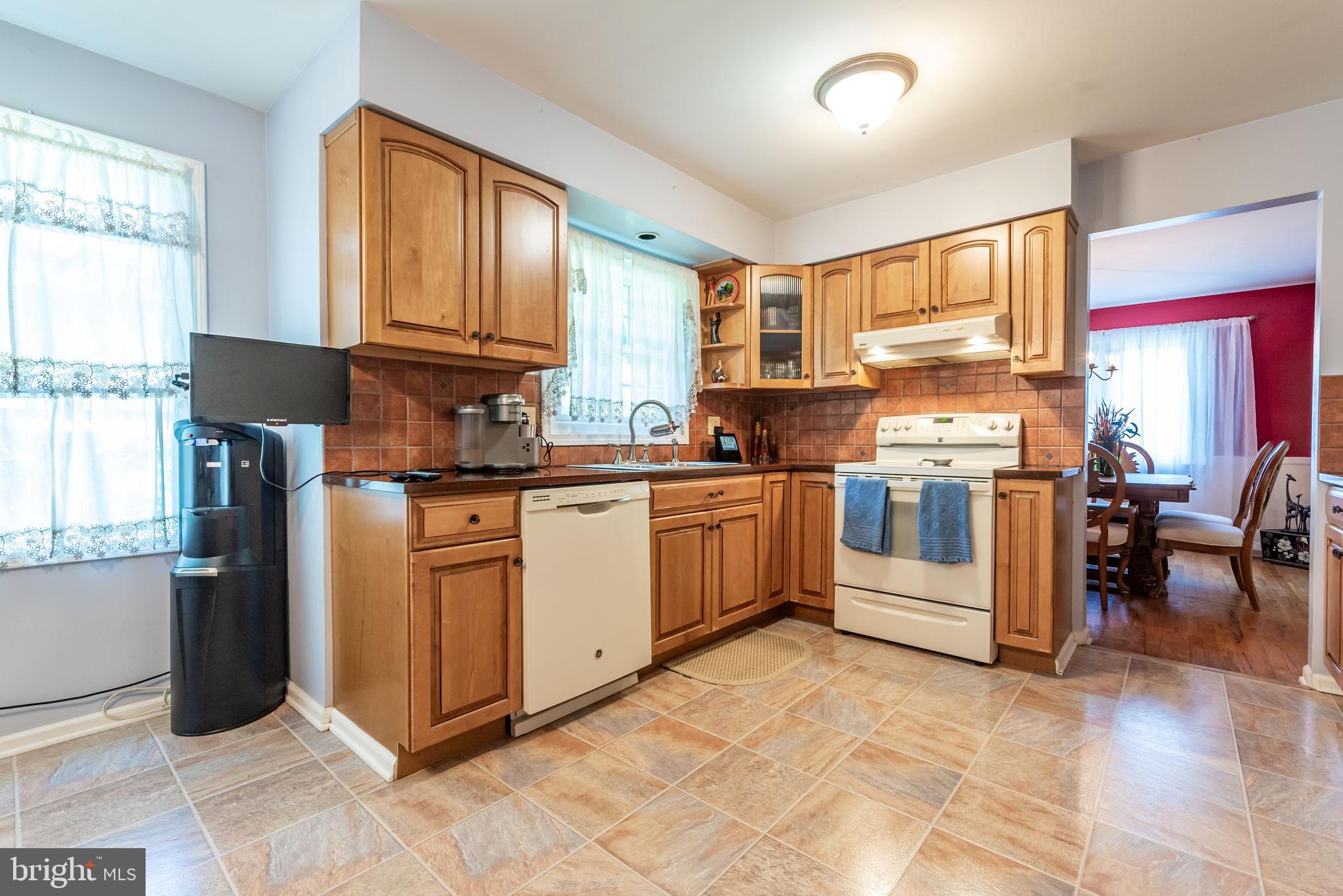 369 WEDGEWOOD DRIVE