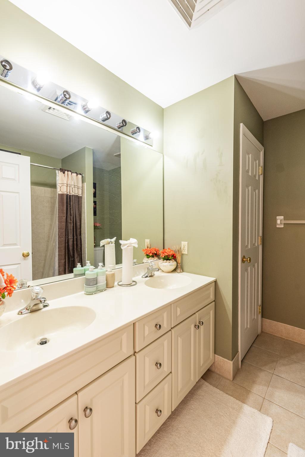 262 N TIMOTHY TRL N