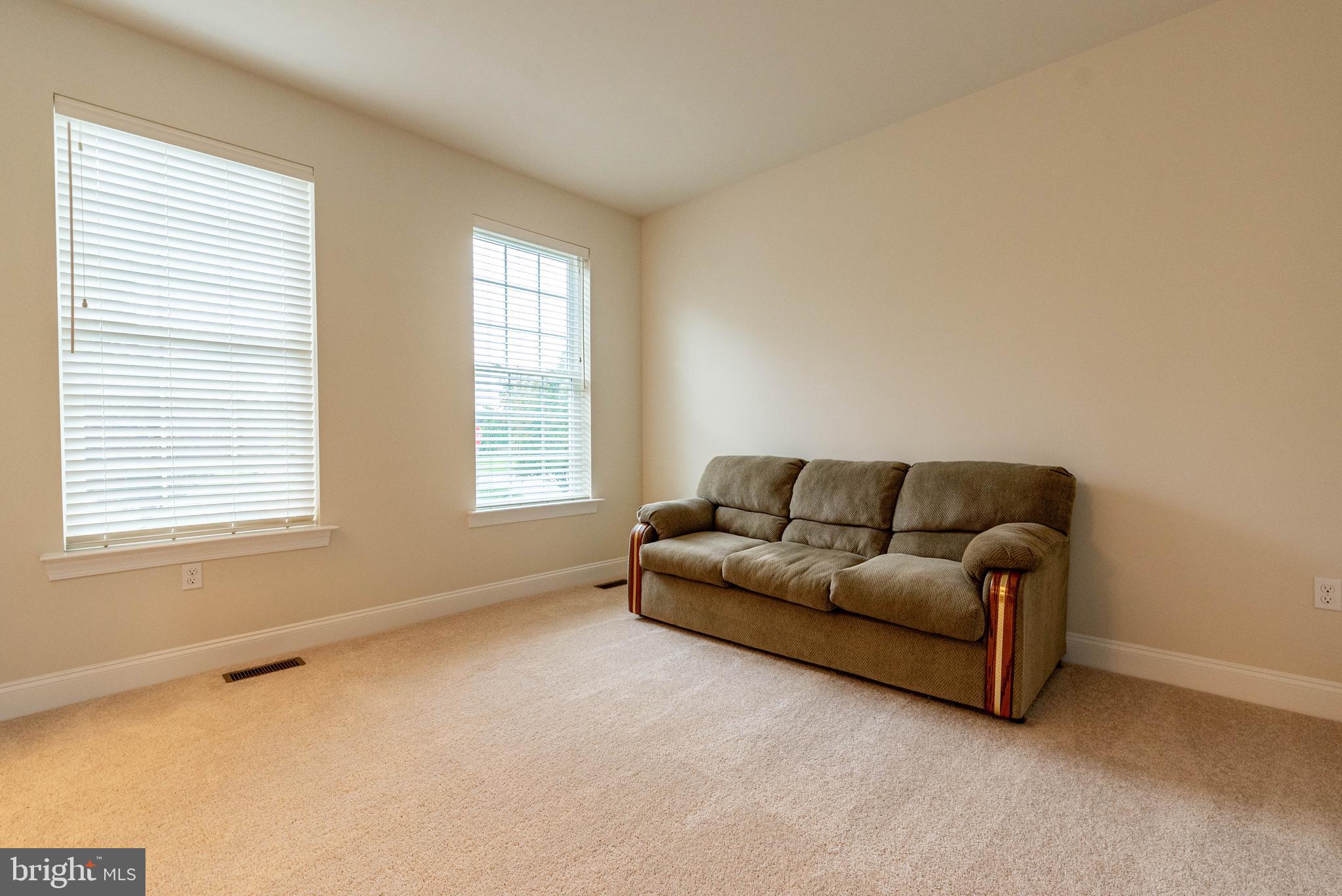 3 Clairmont AVENUE