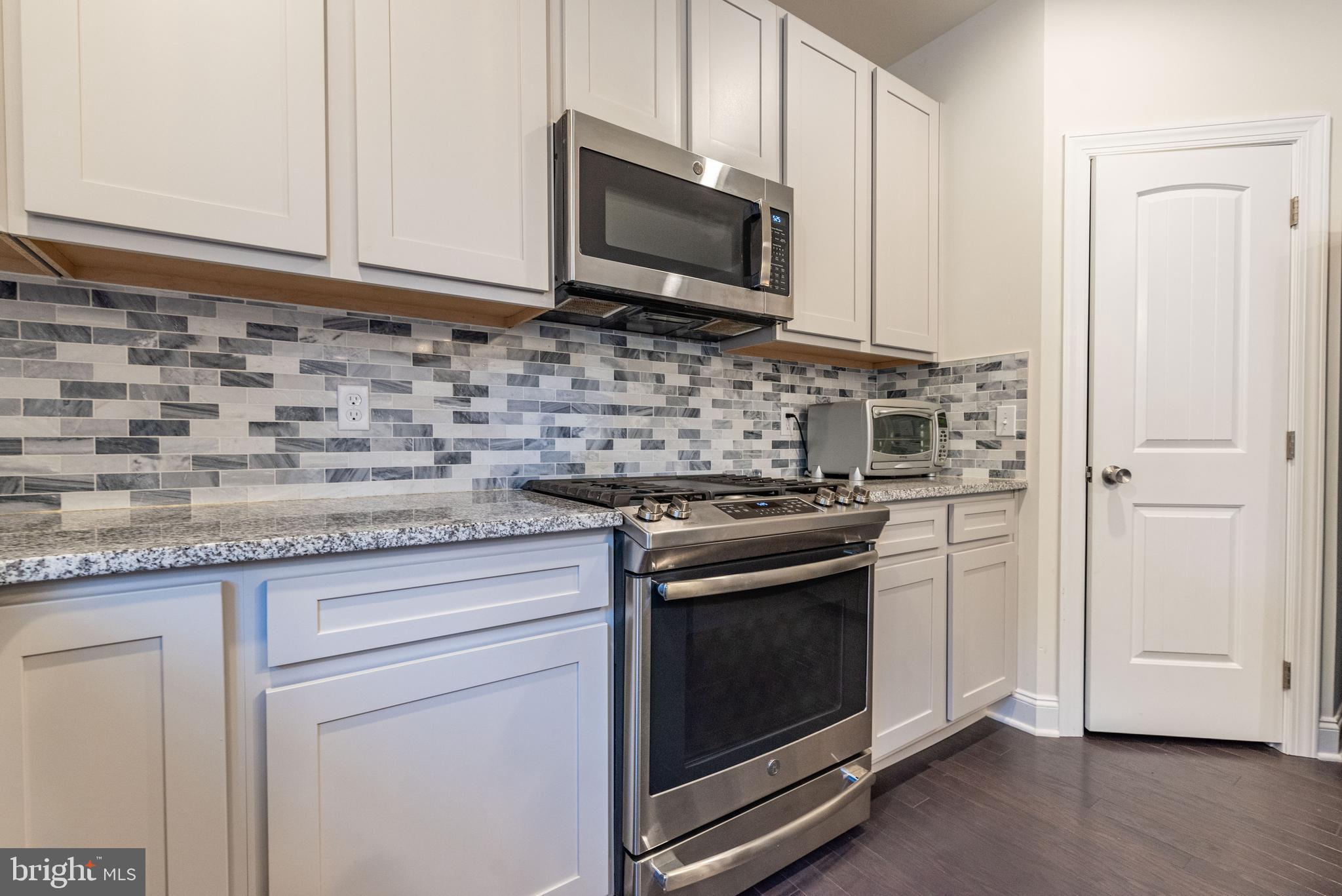3 Clairmont AVENUE