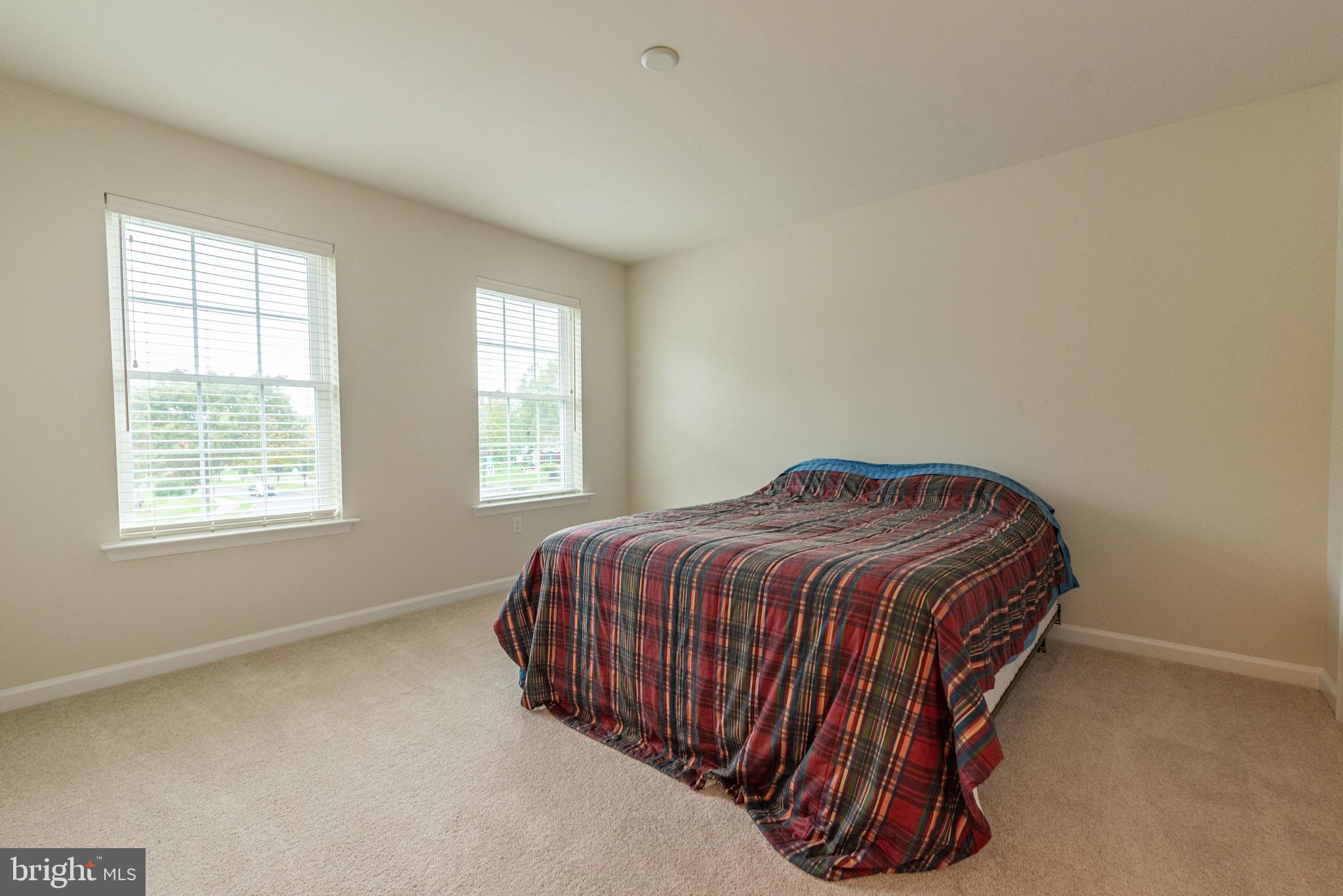 3 Clairmont AVENUE
