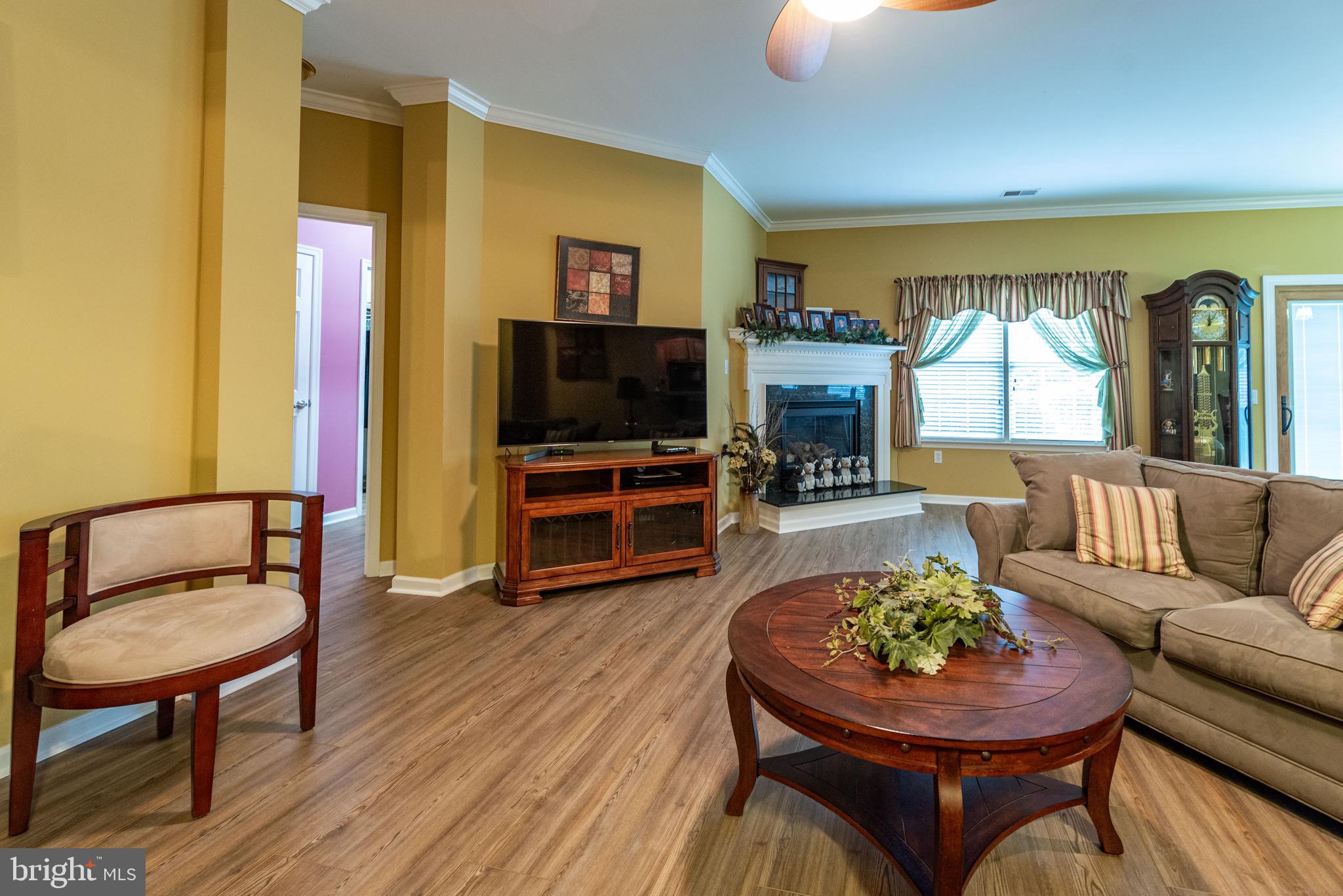 46 Edinburgh Dr