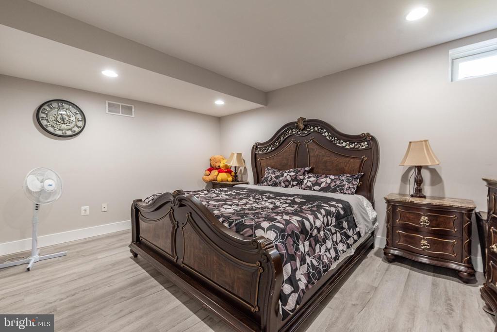 150 Clover Hollow Rd