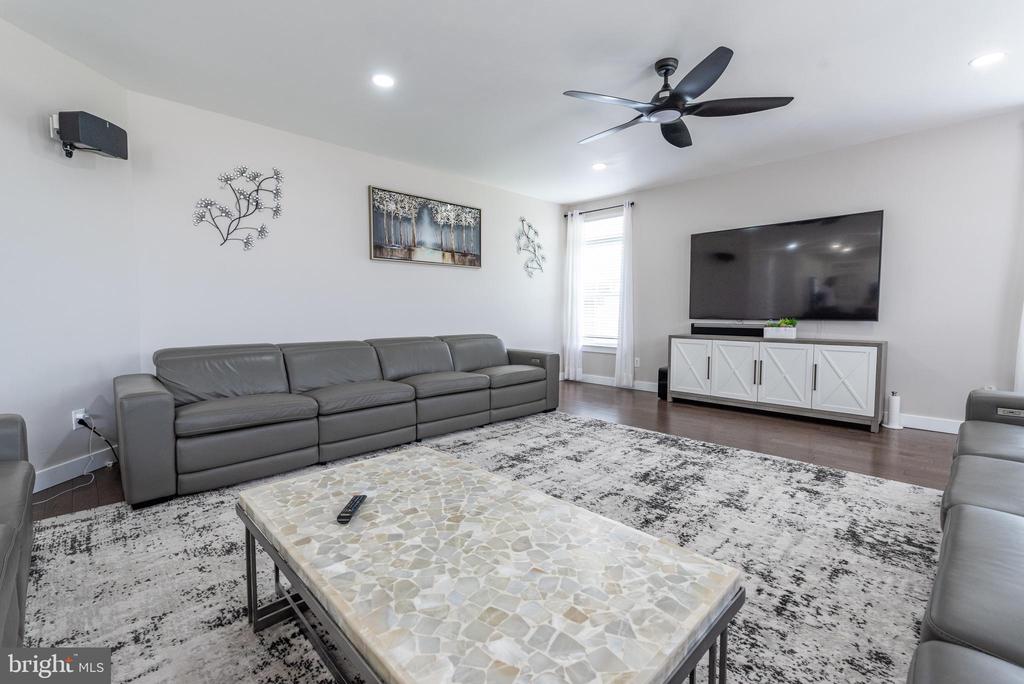 150 Clover Hollow Rd