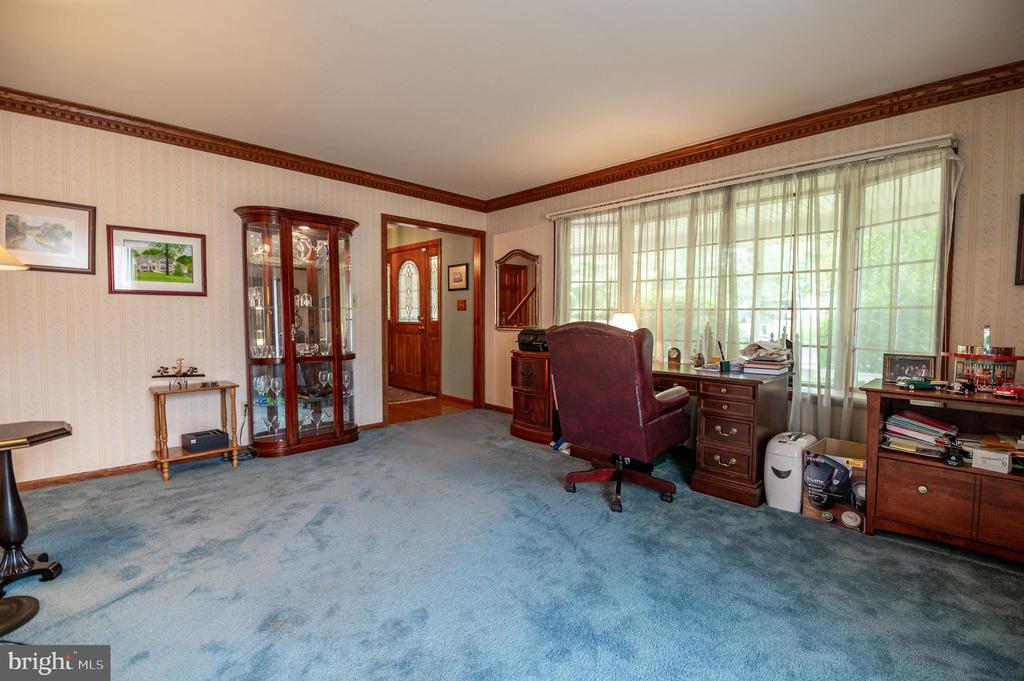 887 Barnsdale Rd
