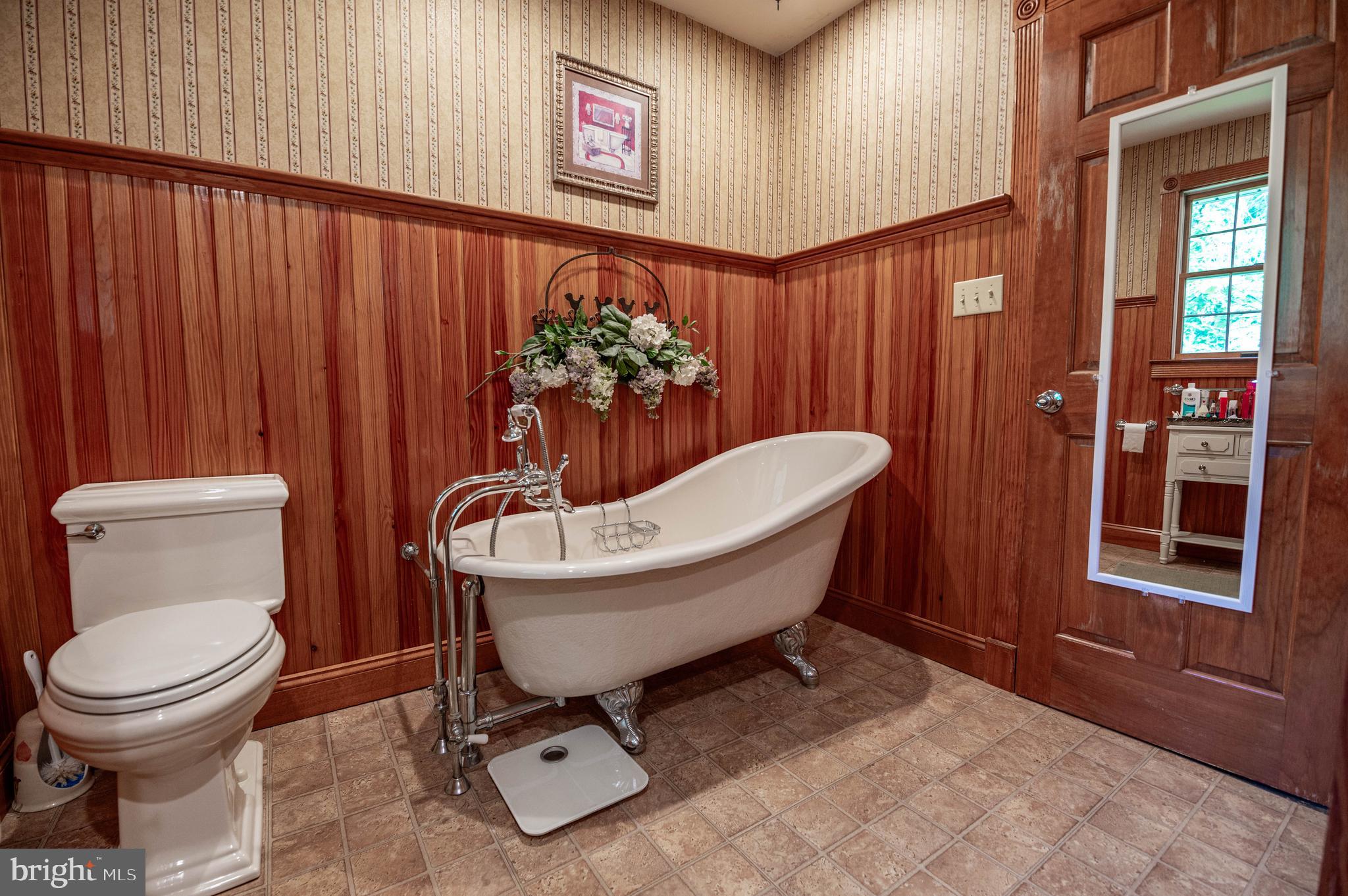 887 Barnsdale Rd