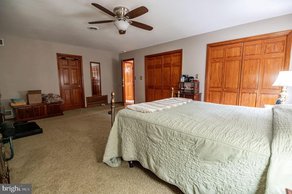 887 Barnsdale Rd