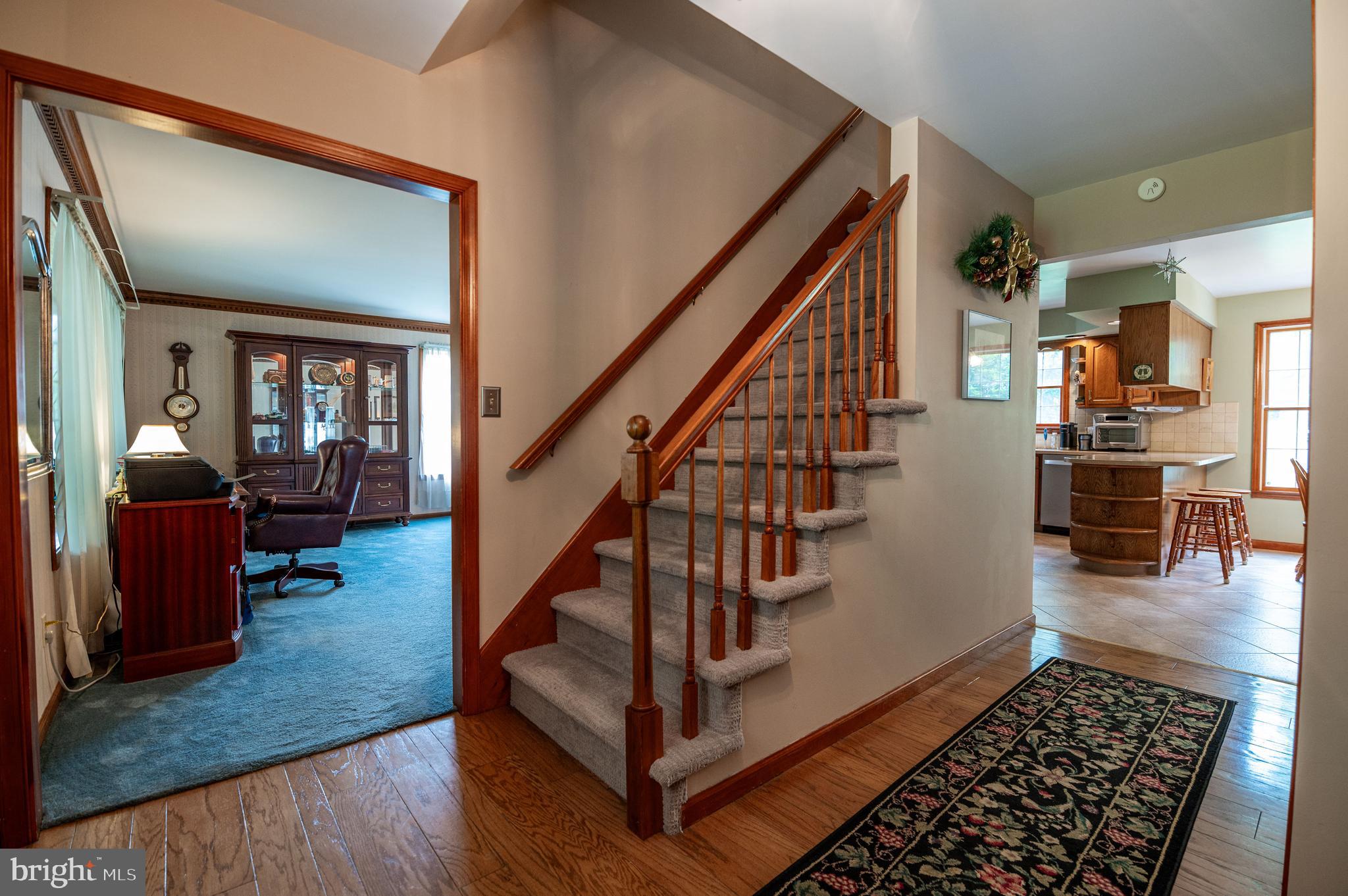 887 Barnsdale Rd