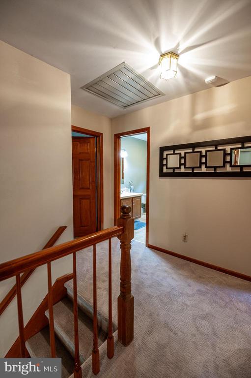 887 Barnsdale Rd