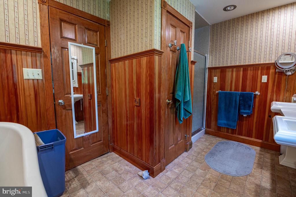887 Barnsdale Rd