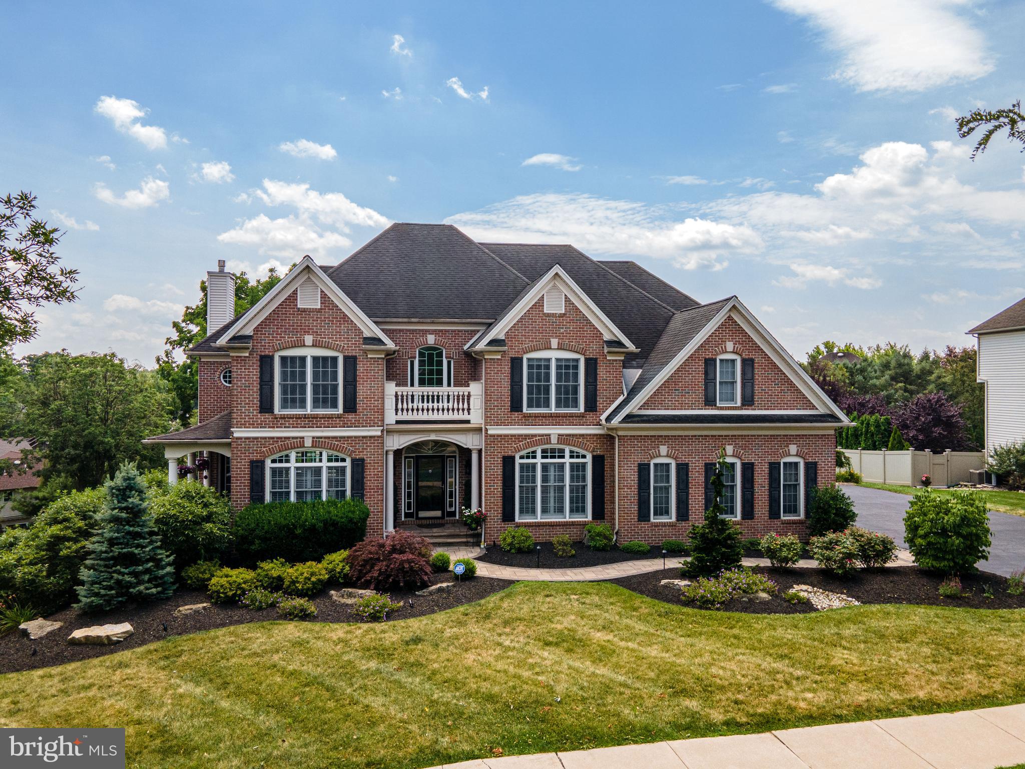 40 Crest Blvd