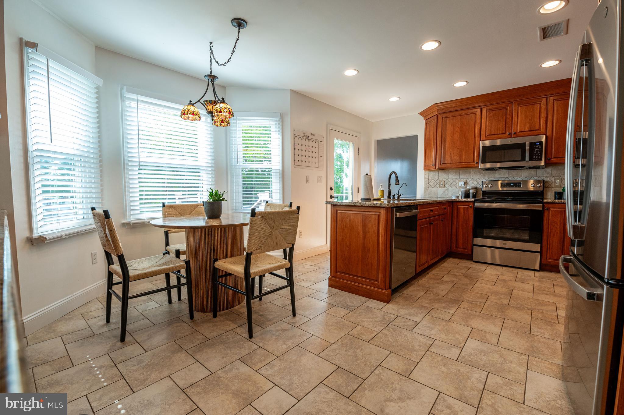 795 Cornwallis Dr