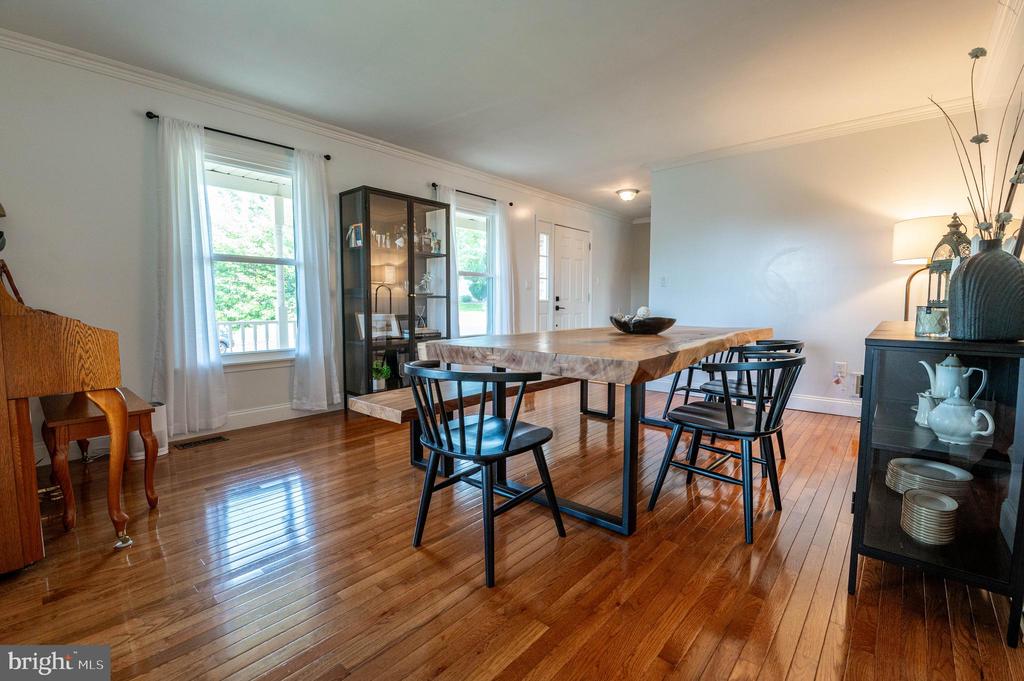 795 Cornwallis Dr