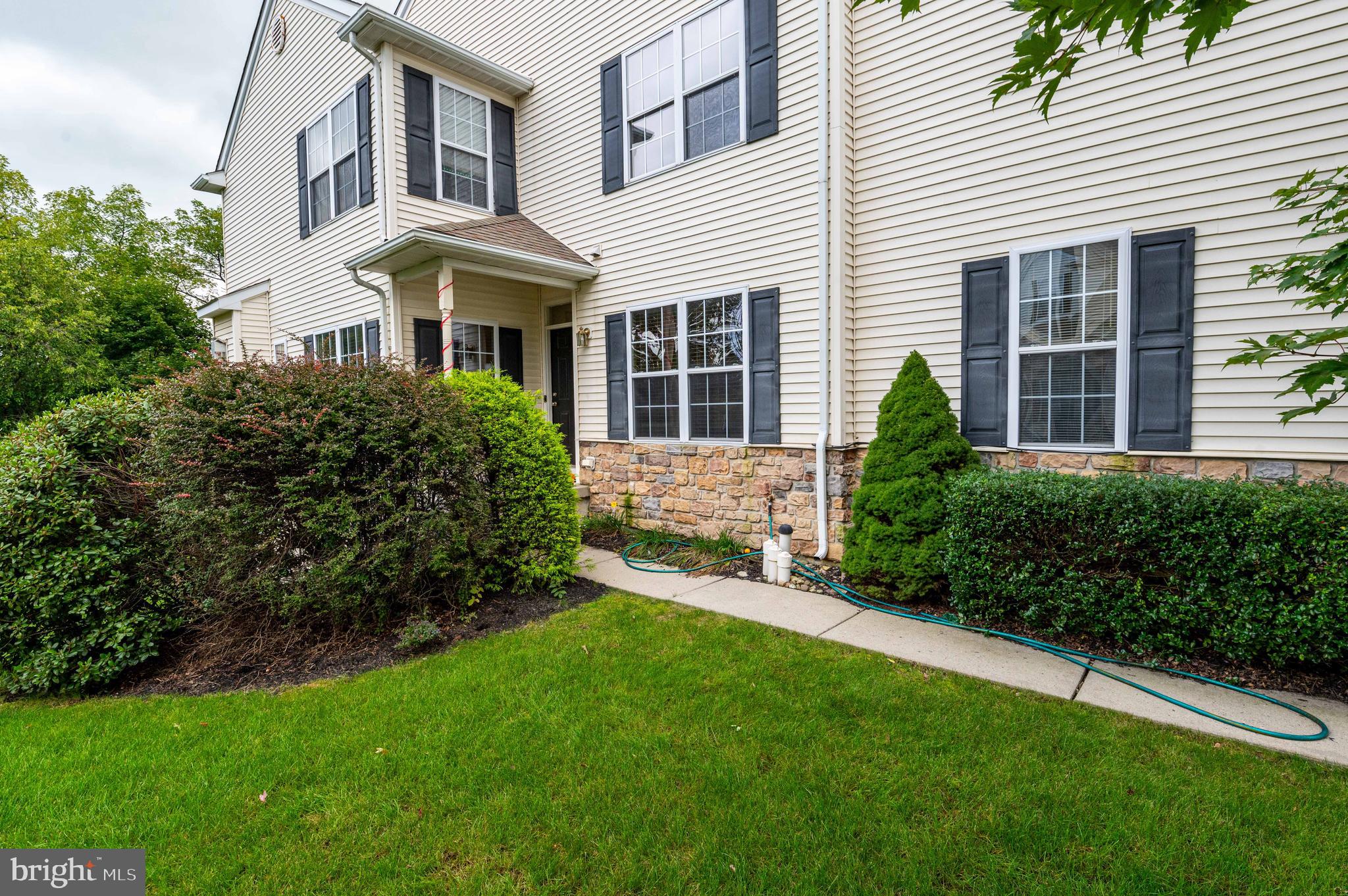 157 Willow Dr