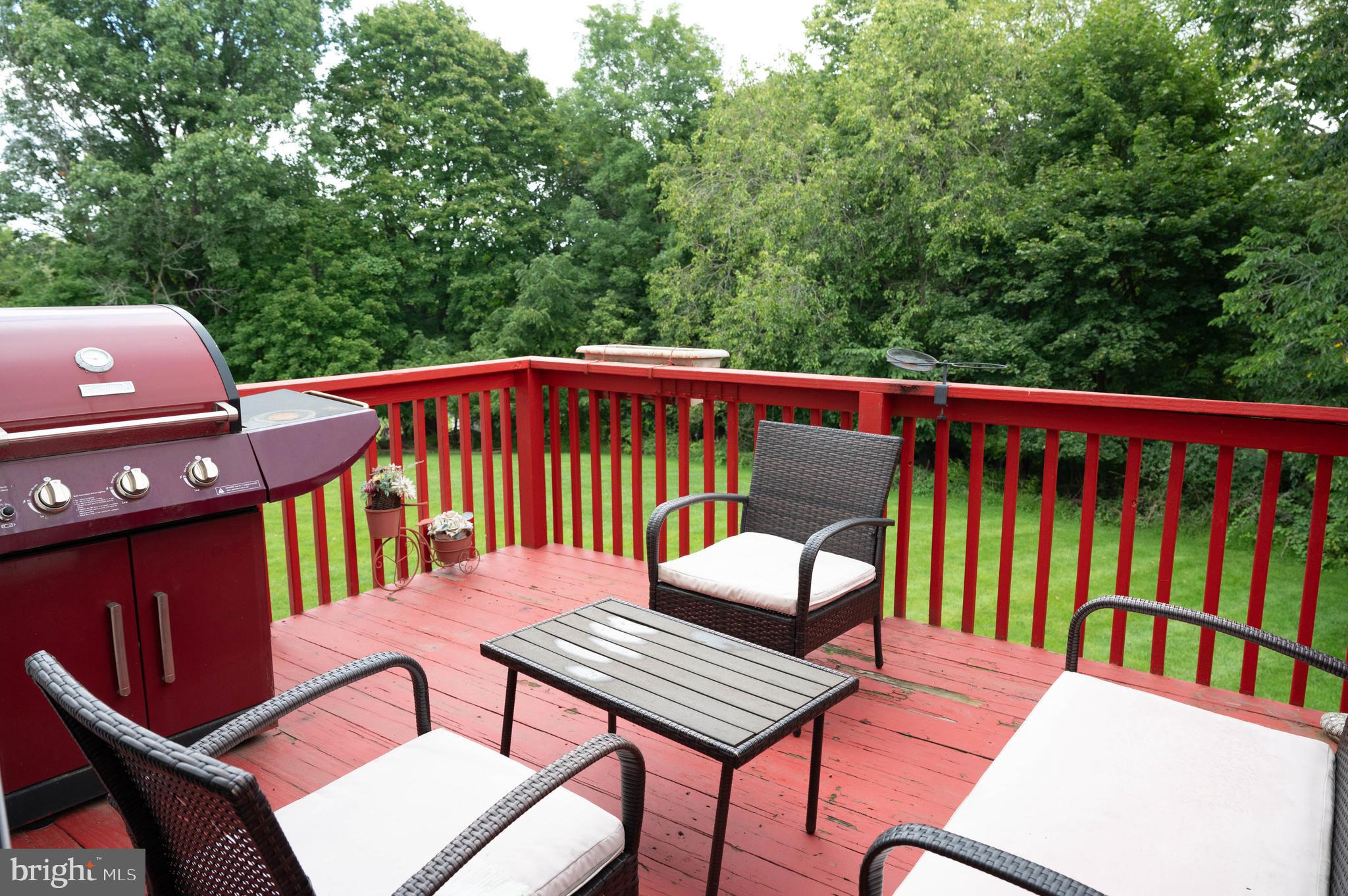 157 Willow Dr