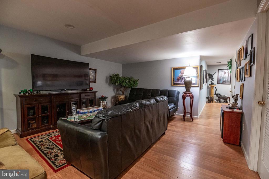 109 Knollwood Dr