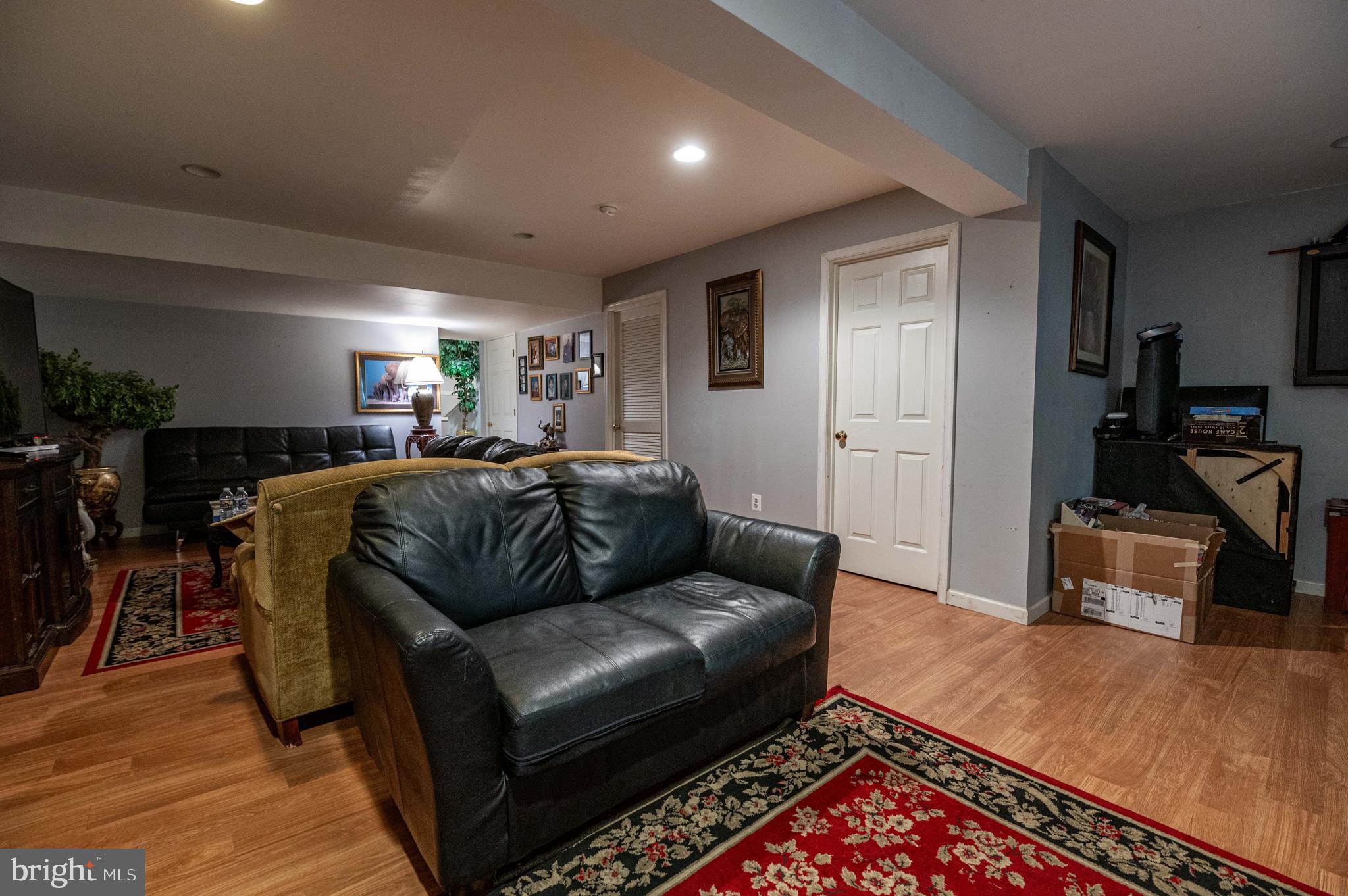 109 Knollwood Dr