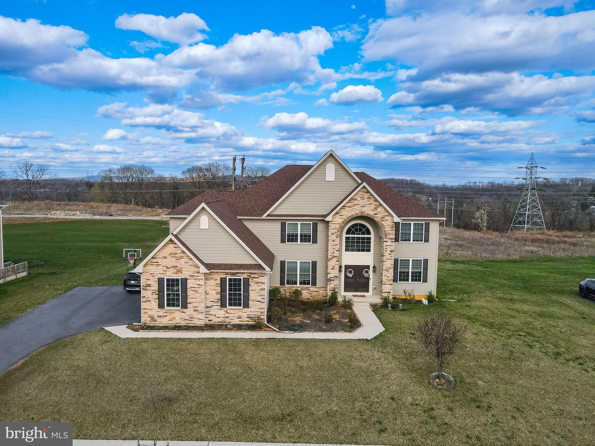 45 Saddle Ln