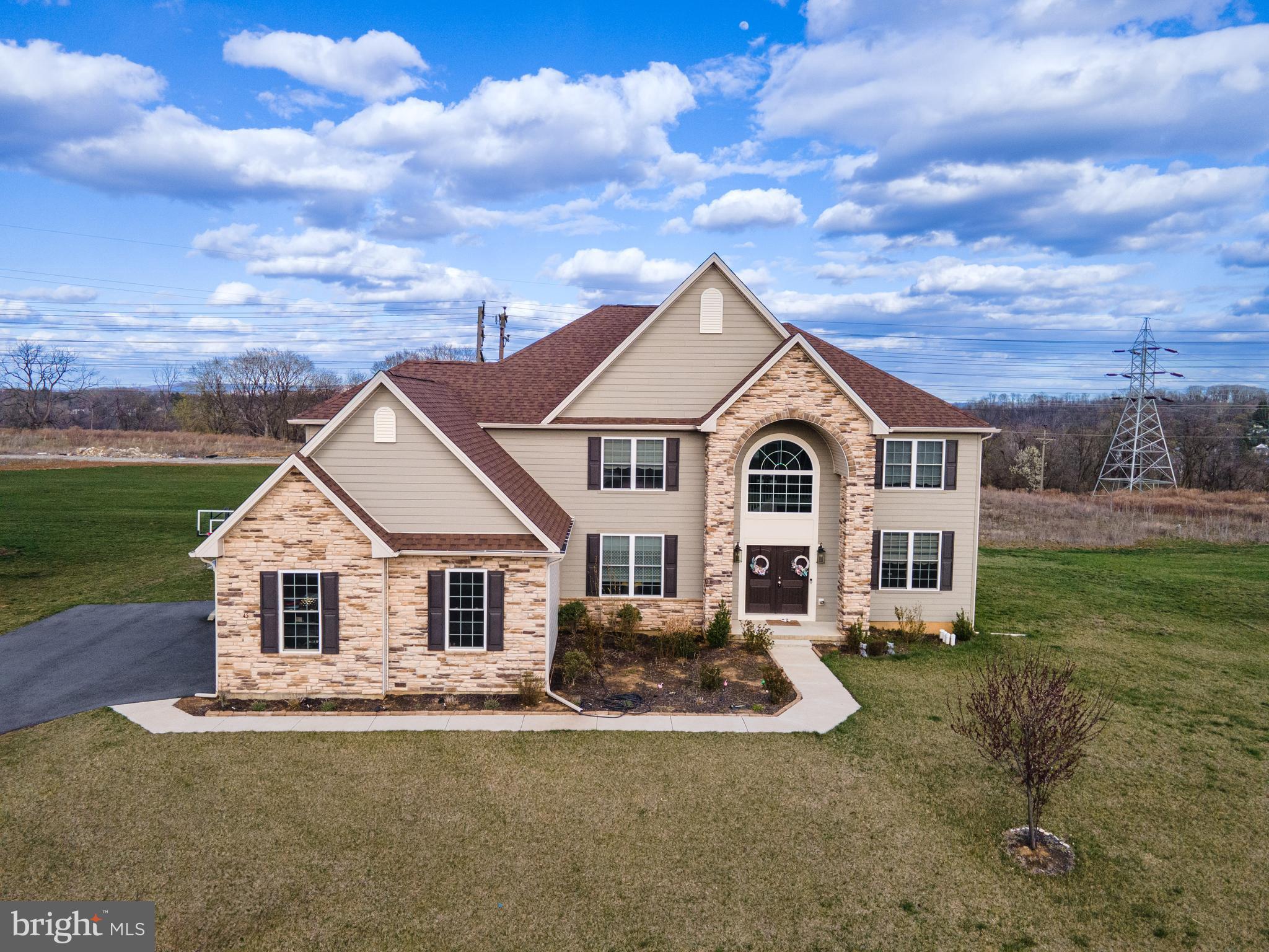45 Saddle Ln