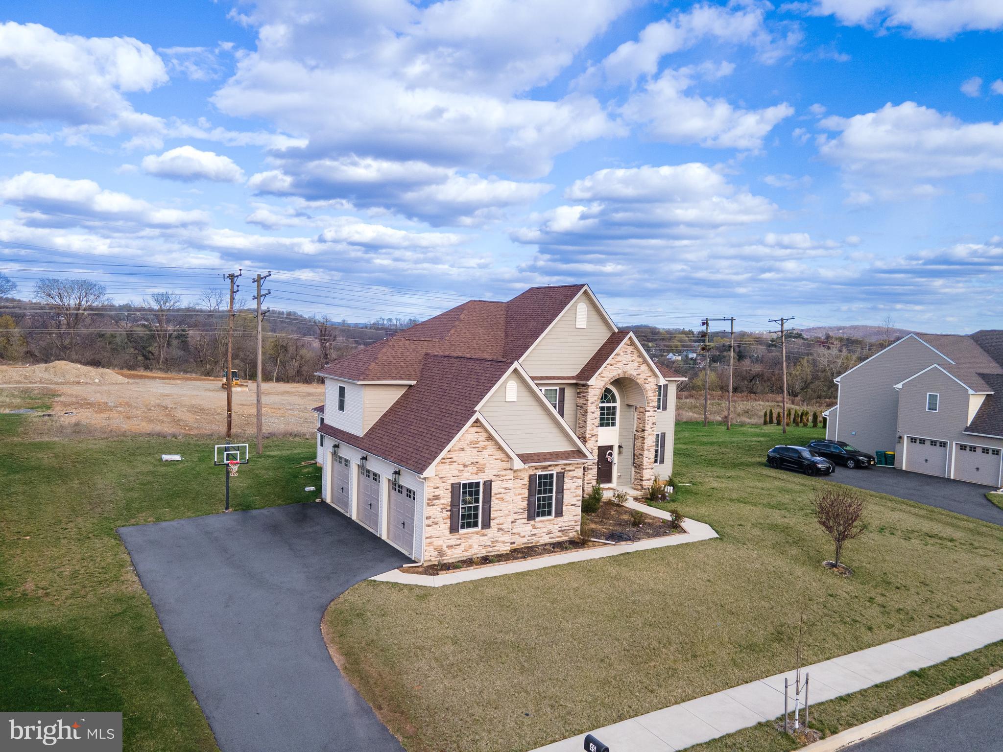 45 Saddle Ln