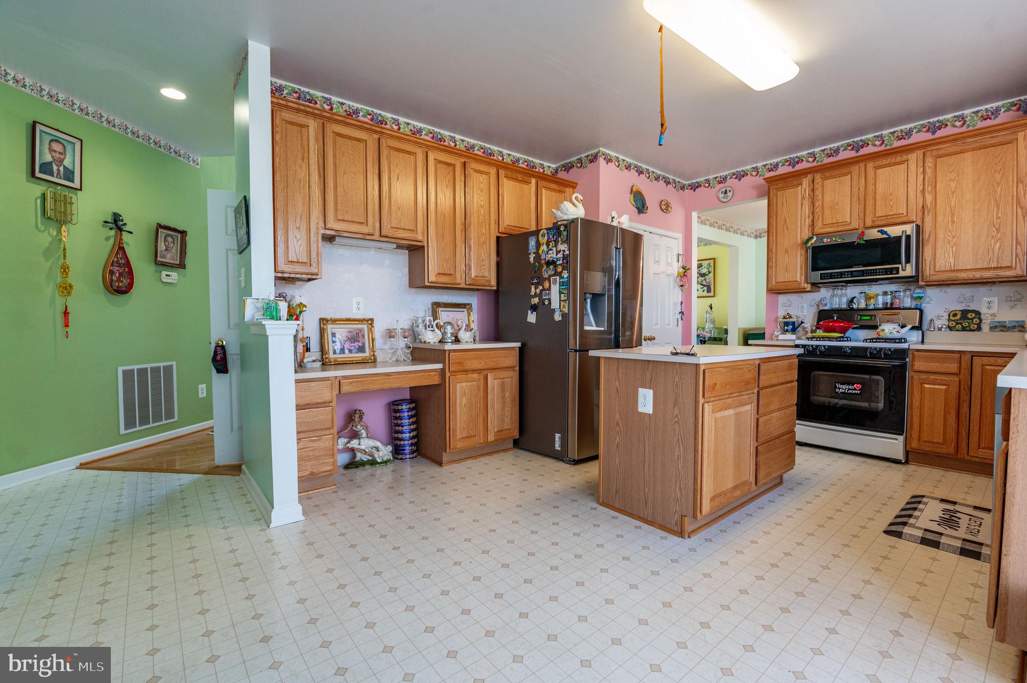 3221 Fox Hill Rd