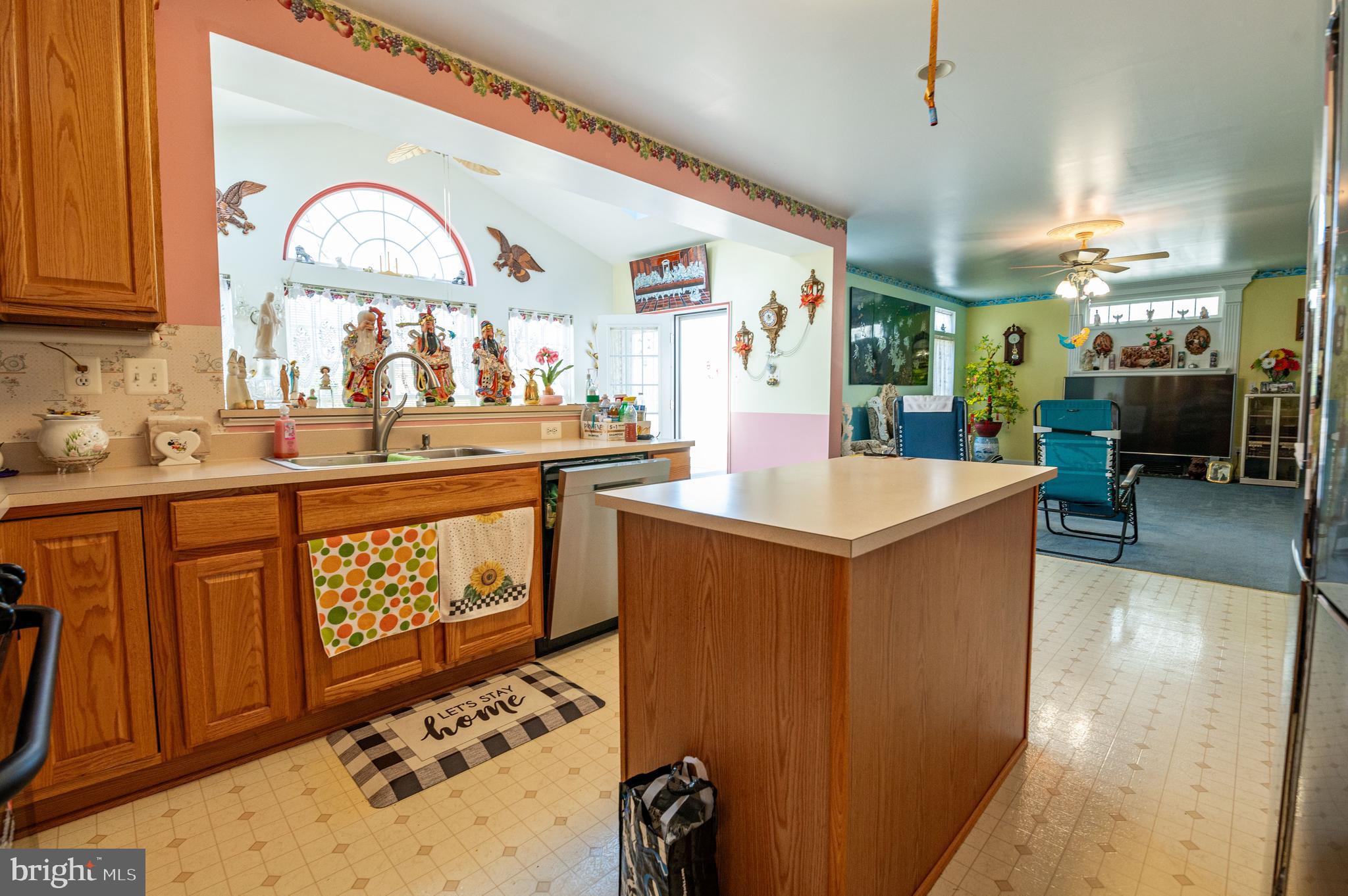 3221 Fox Hill Rd