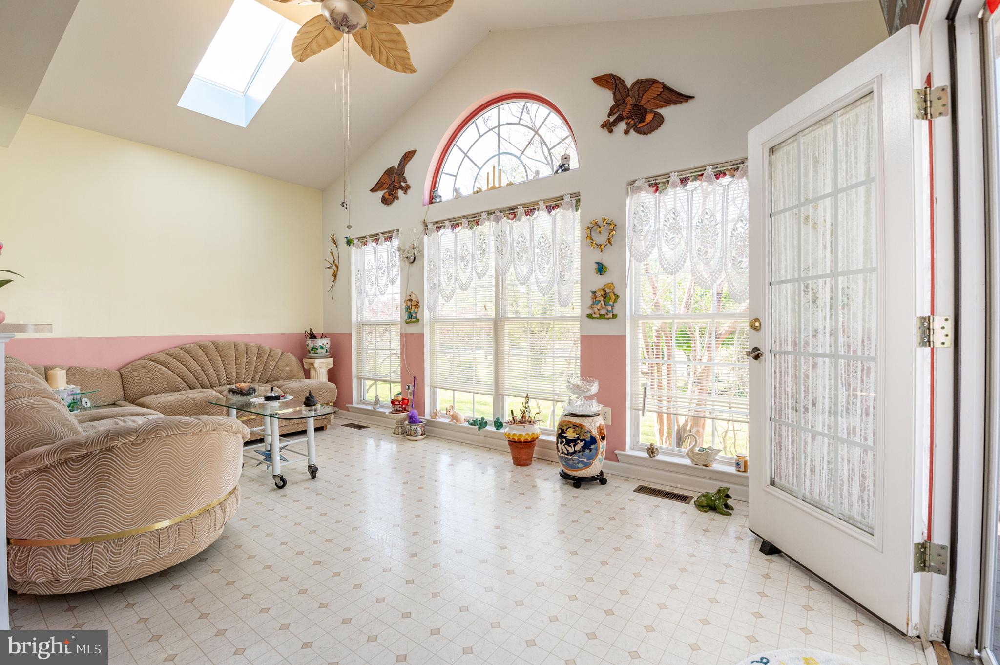 3221 Fox Hill Rd
