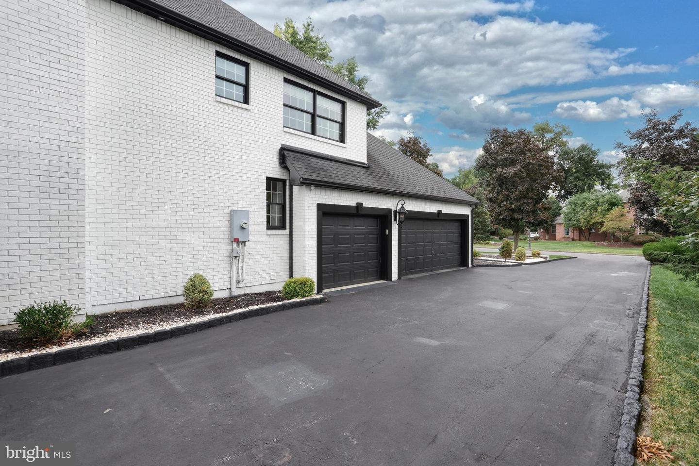 1231 Oakside Dr