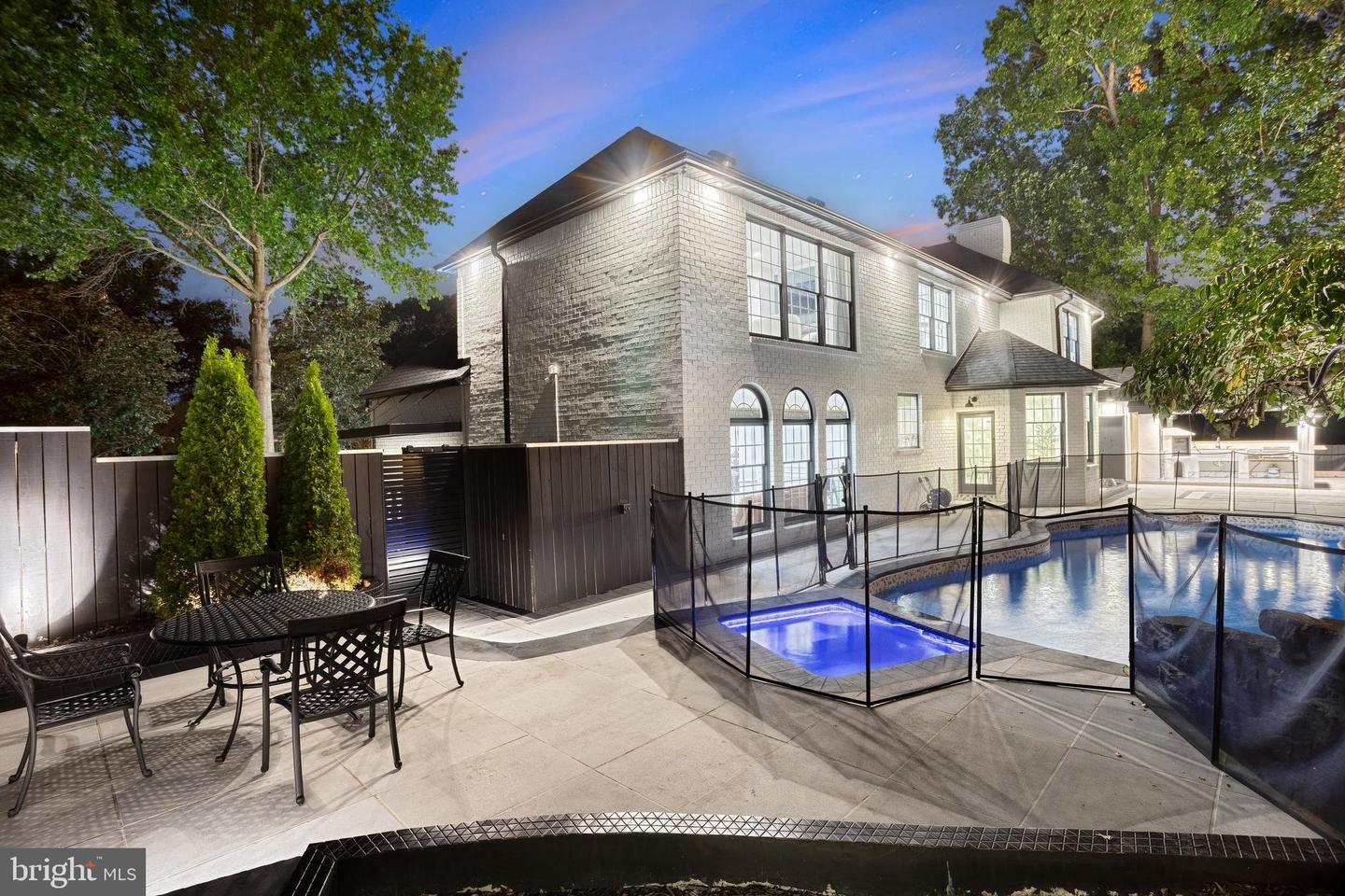 1231 Oakside Dr